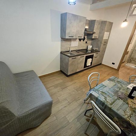 Casa Vacanze Dragona 15 Min Fco 10 Min Ostia Acilia Eksteriør bilde
