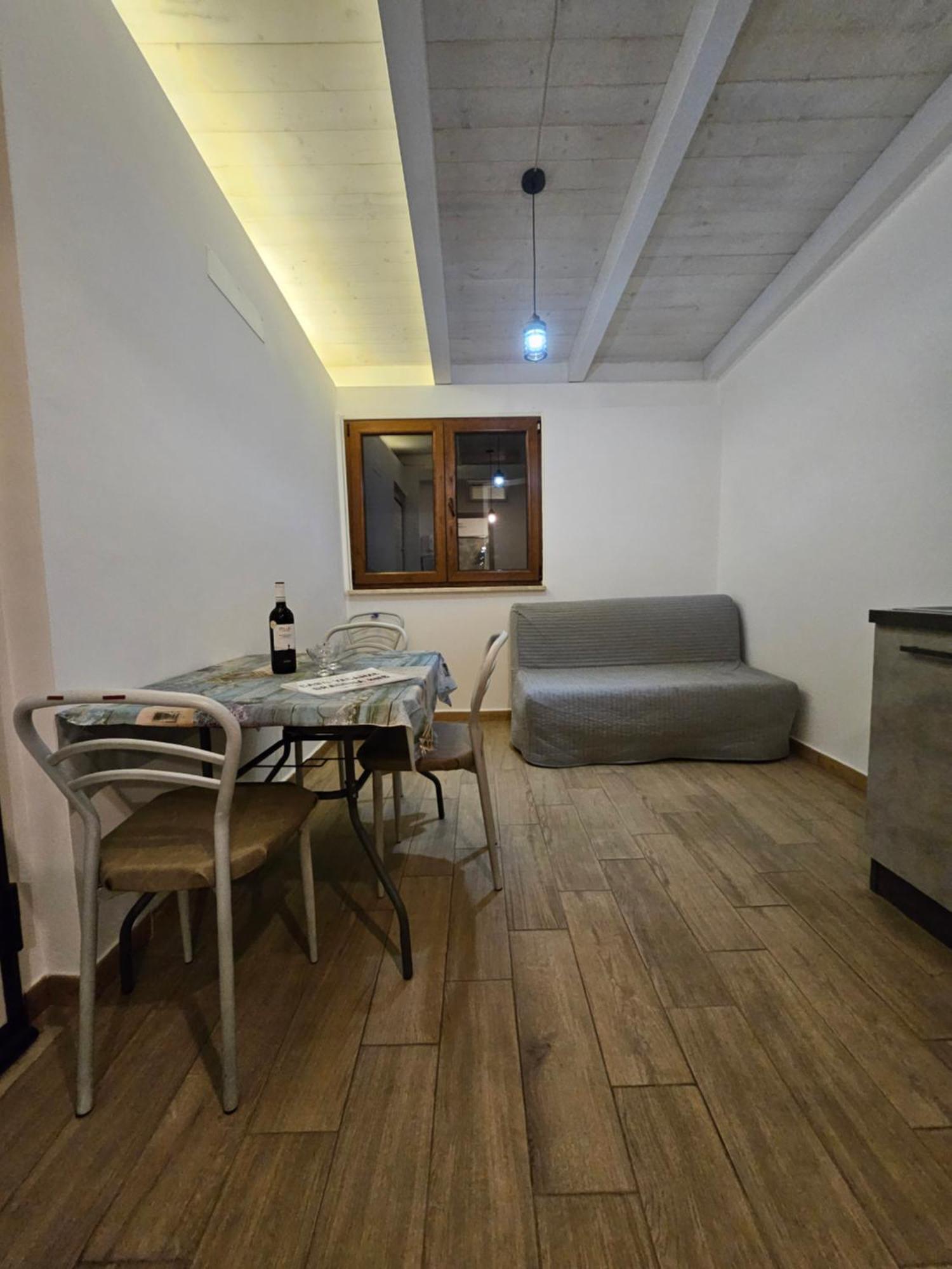 Casa Vacanze Dragona 15 Min Fco 10 Min Ostia Acilia Eksteriør bilde